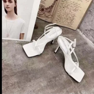 Panolifashion Women Fashion Sexy PU Solid Color Square Toe Stiletto Heel Ankle Strap Buckle Thong Sandals