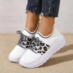 Panolifashion Women Fashion Round Toe Platform Round Toe Flat Front Lace Up Sneakers